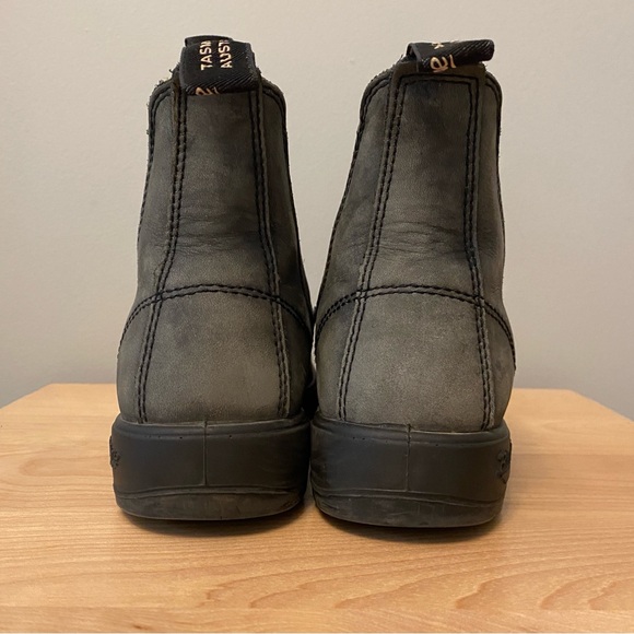 Blundstones size 4/7, Rustic Black, beautiful! - Picture 5 of 6